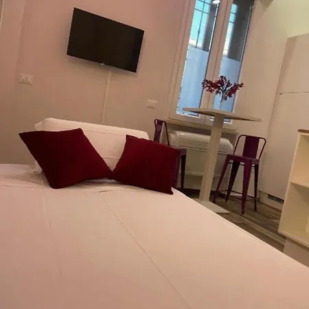 Mini White 아파트 *