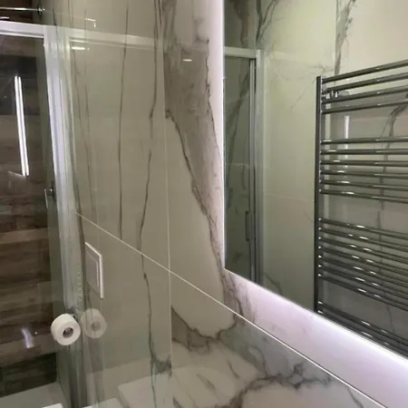 Mini White 아파트 *